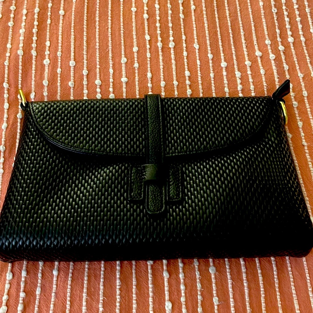 Black clutch